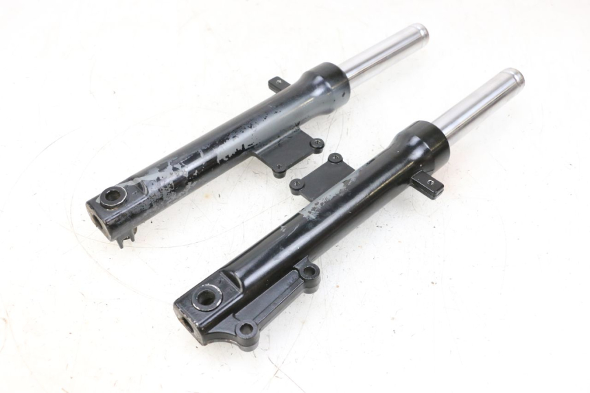 photo de OSŁONA WIDEŁEK AMORTYZATORA KYMCO AGILITY 4T 50 (2018 - 2022) - Stan powierzchni