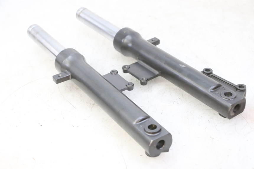 photo de OSŁONA WIDEŁEK AMORTYZATORA KYMCO AGILITY NAKED RENOUVO 2T 50 (2011 - 2018) - Zoom stanu zużycia