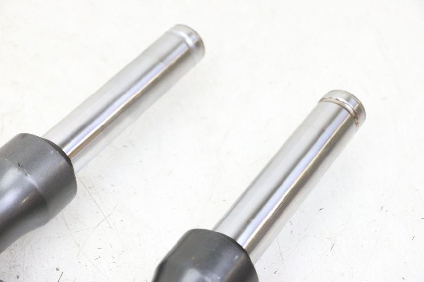 photo de OSŁONA WIDEŁEK AMORTYZATORA KYMCO AGILITY NAKED RENOUVO 2T 50 (2011 - 2018) - Stan powierzchni