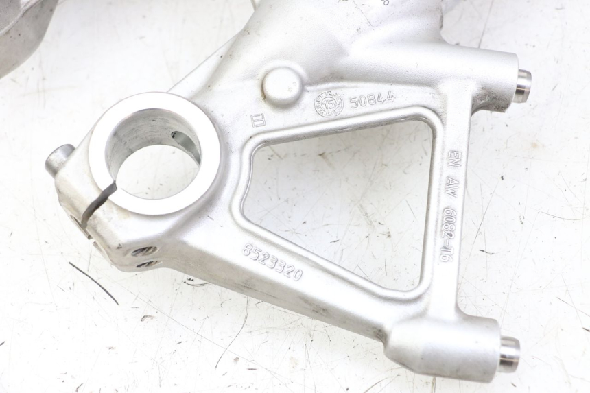 photo de OSŁONA WIDEŁEK ZAWIESZENIA PRZEDNIEGO BMW S RR ABS S1000RR 1000 (2015 - 2018) - Widok z bliska