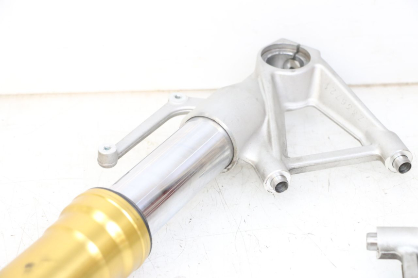 photo de OSŁONA WIDEŁEK ZAWIESZENIA PRZEDNIEGO BMW S RR ABS S1000RR 1000 (2015 - 2018) - Inny kąt widzenia