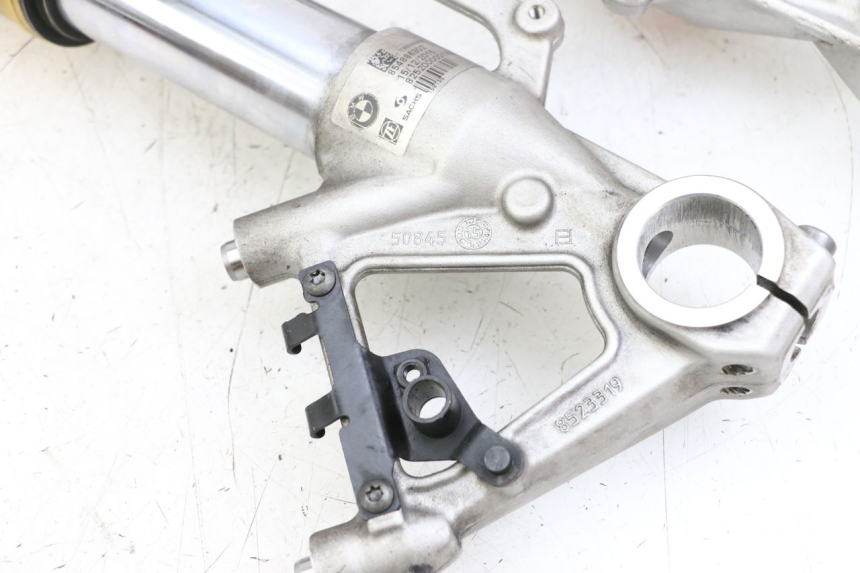 photo de OSŁONA WIDEŁEK ZAWIESZENIA PRZEDNIEGO BMW S RR ABS S1000RR 1000 (2015 - 2018) - Oznaczenia i referencje