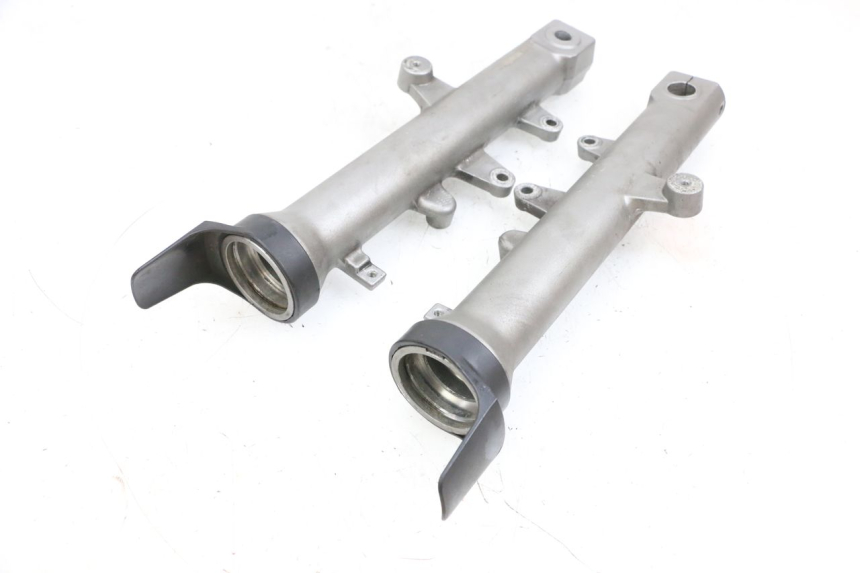 photo de OSŁONA WIDEŁEK ZAWIESZENIA PRZEDNIEGO SUZUKI BURGMAN EXECUTIVE ABS 650 (2006 - 2012) - Zbliżenie techniczne