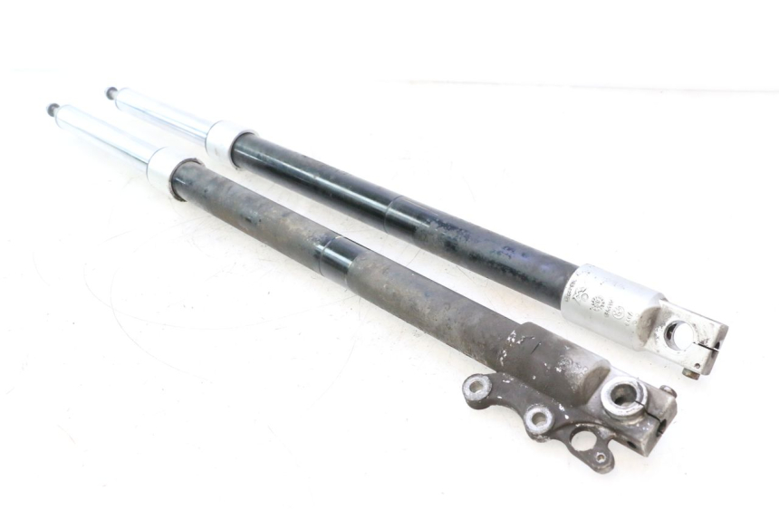 photo de OSŁONA WIDEŁEK ZAWIESZENIA PRZEDNIEGO BMW C1 125 (2000 - 2003) - Zoom stanu zużycia