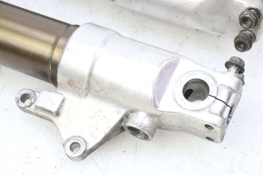 photo de OSŁONA WIDEŁEK ZAWIESZENIA PRZEDNIEGO HONDA CBR RR FIREBLADE 900 (1992 - 1994) - Widok produktu