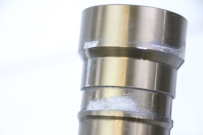 photo de OSŁONA WIDEŁEK ZAWIESZENIA PRZEDNIEGO HONDA CBR RR FIREBLADE 900 (1992 - 1994) - Zoom stanu zużycia