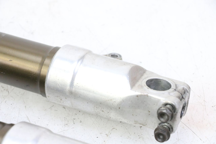 photo de OSŁONA WIDEŁEK ZAWIESZENIA PRZEDNIEGO HONDA CBR RR FIREBLADE 900 (1992 - 1994) - Oznaczenia i referencje