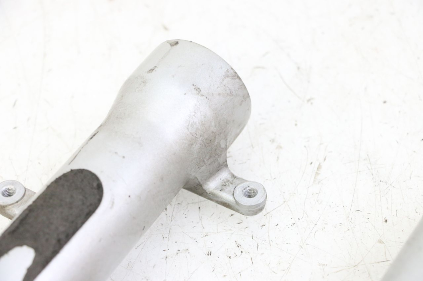 photo de OSŁONA WIDEŁEK ZAWIESZENIA PRZEDNIEGO PEUGEOT CITYSTAR 50 (2013 - 2017) - Zbliżenie komponentów