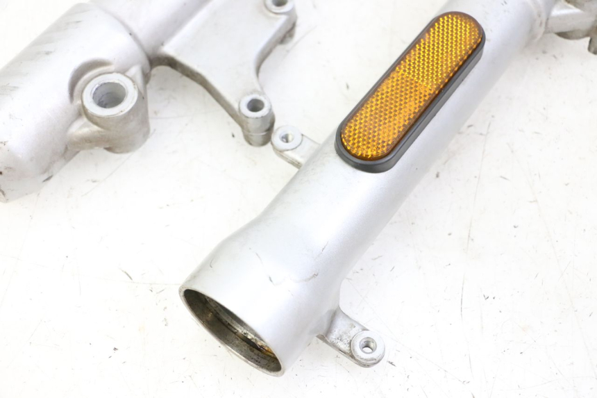 photo de OSŁONA WIDEŁEK ZAWIESZENIA PRZEDNIEGO PEUGEOT CITYSTAR 50 (2013 - 2017) - Oznaczenia i referencje