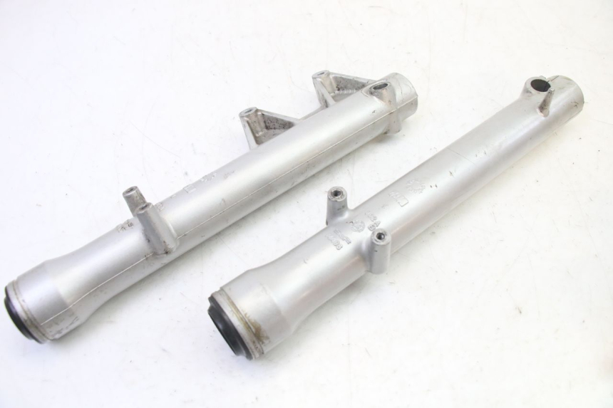 photo de OSŁONA WIDEŁEK ZAWIESZENIA PRZEDNIEGO APRILIA CLASSIC 125 (1995 - 2001) - Inny kąt widzenia