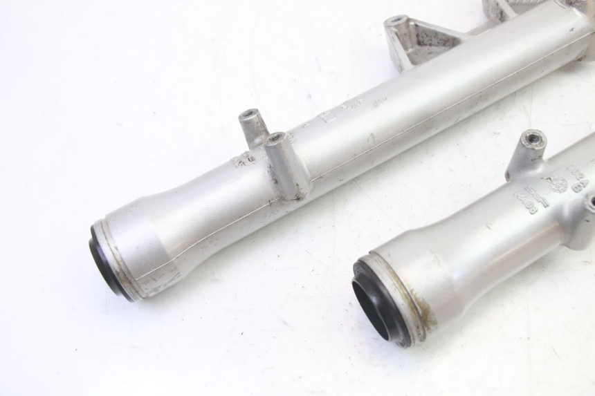 photo de OSŁONA WIDEŁEK ZAWIESZENIA PRZEDNIEGO APRILIA CLASSIC 125 (1995 - 2001) - Zbliżenie techniczne