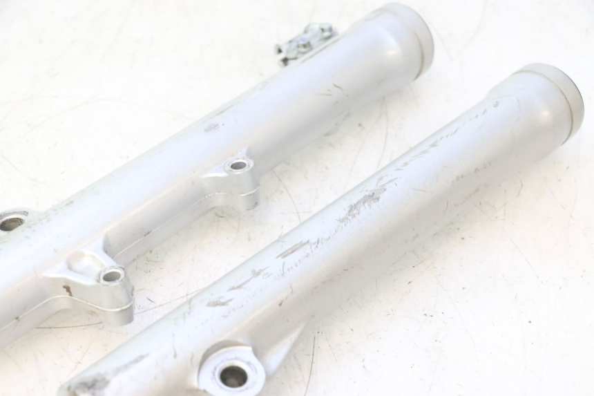 photo de OSŁONA WIDEŁEK ZAWIESZENIA PRZEDNIEGO HONDA CRF CR-F 125 (2020 - 2021) - Oznaczenia i referencje