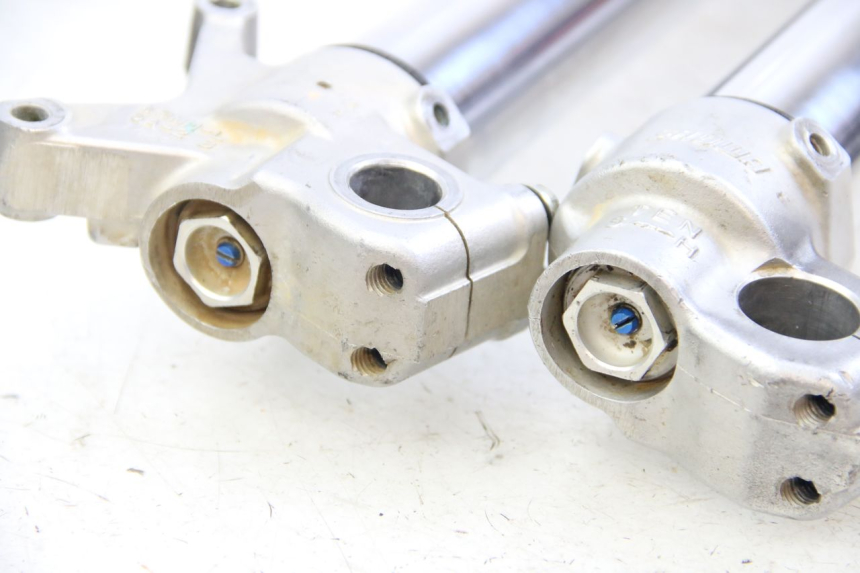 photo de OSŁONA WIDEŁEK ZAWIESZENIA PRZEDNIEGO HONDA CRF 250 (2010 - 2013) - Punkty mocowania