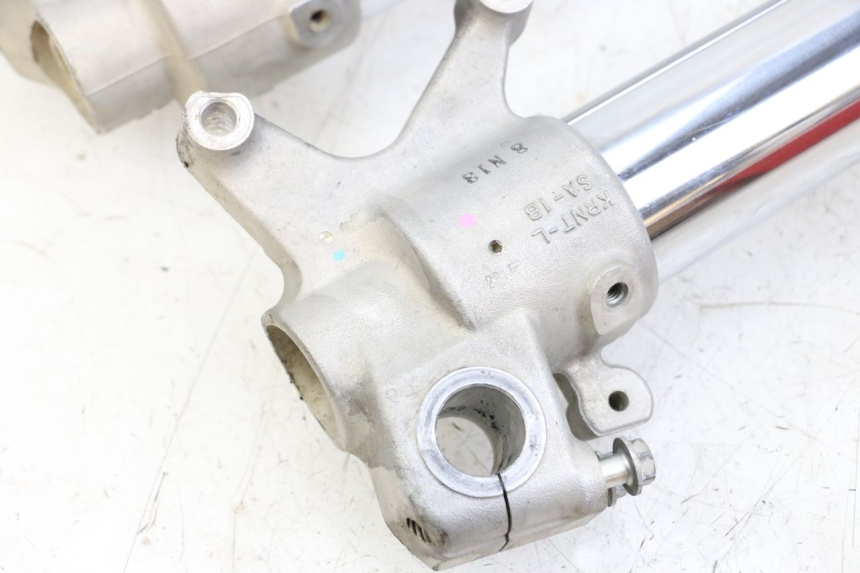 photo de OSŁONA WIDEŁEK ZAWIESZENIA PRZEDNIEGO HONDA CRF R 250 (2020 - 2021) - Szczegóły charakterystyczne