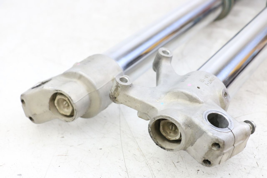 photo de OSŁONA WIDEŁEK ZAWIESZENIA PRZEDNIEGO HONDA CRF R 250 (2020 - 2021) - Oznaczenia i referencje