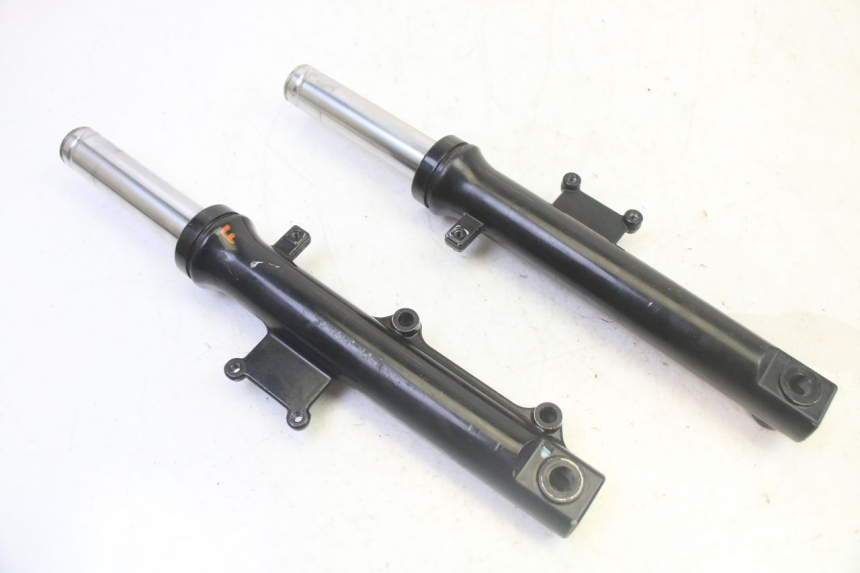 photo de OSŁONA WIDEŁEK ZAWIESZENIA PRZEDNIEGO SYM CROX 4T 50 (2016 - 2023) - Widok główny