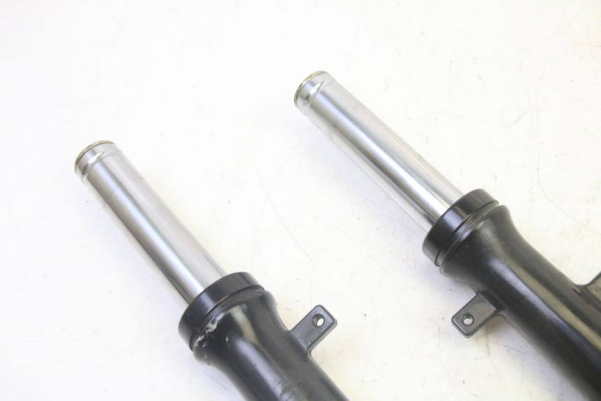 photo de OSŁONA WIDEŁEK ZAWIESZENIA PRZEDNIEGO SYM CROX 4T 50 (2016 - 2023) - Inny kąt widzenia