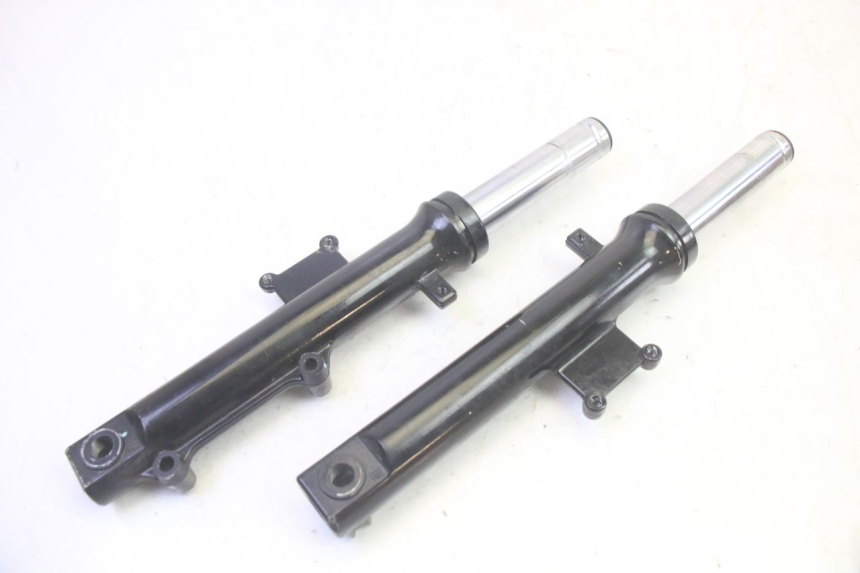 photo de OSŁONA WIDEŁEK ZAWIESZENIA PRZEDNIEGO SYM CROX 4T 50 (2016 - 2023) - Widok główny