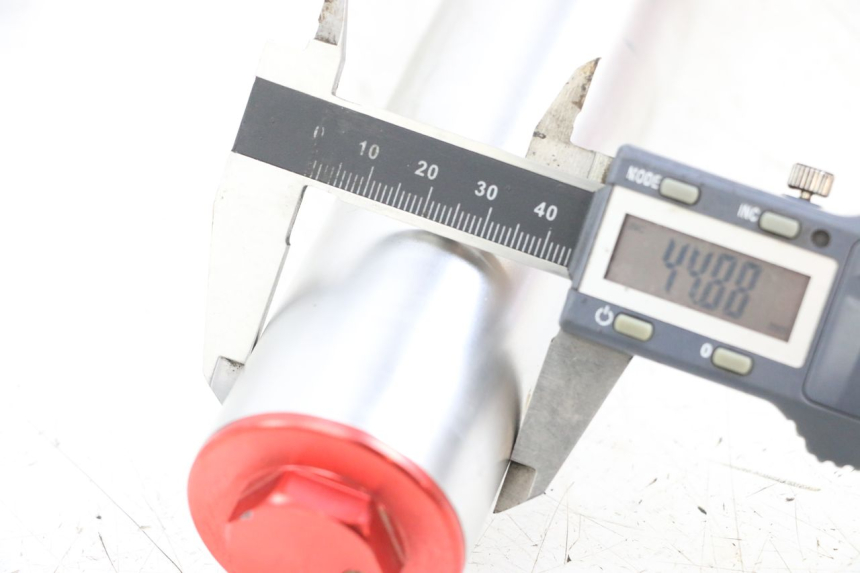 photo de OSŁONA WIDEŁEK AMORTYZATORA KSR RACING DRIFT 140 - Zoom stanu zużycia