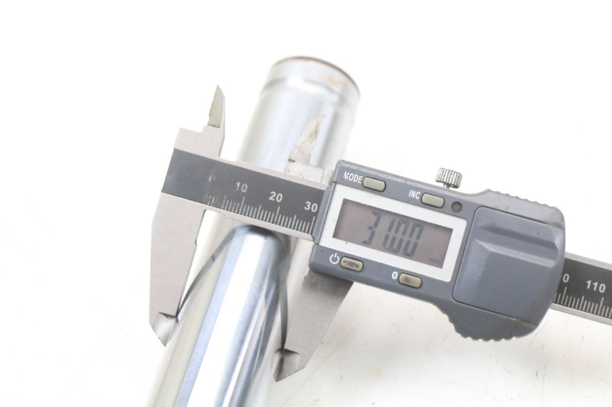 photo de PRAWY TUBUS WIDEŁEK KYMCO AGILITY 4T 50 (2005 - 2018) - Oznaczenia i referencje