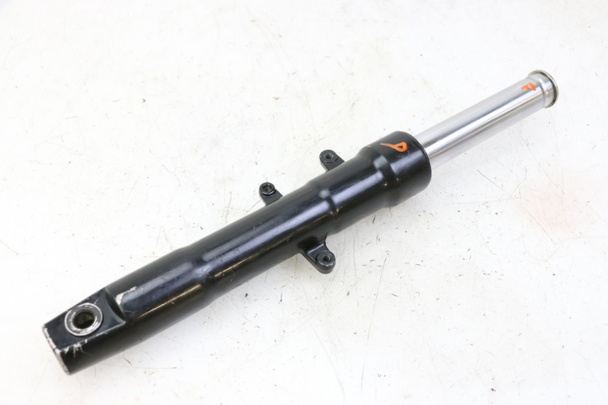 photo de PRAWY POKROWIEC WIDEŁEK ORCAL CAVARO 4T 50 (2019 - 2023) - Widok główny