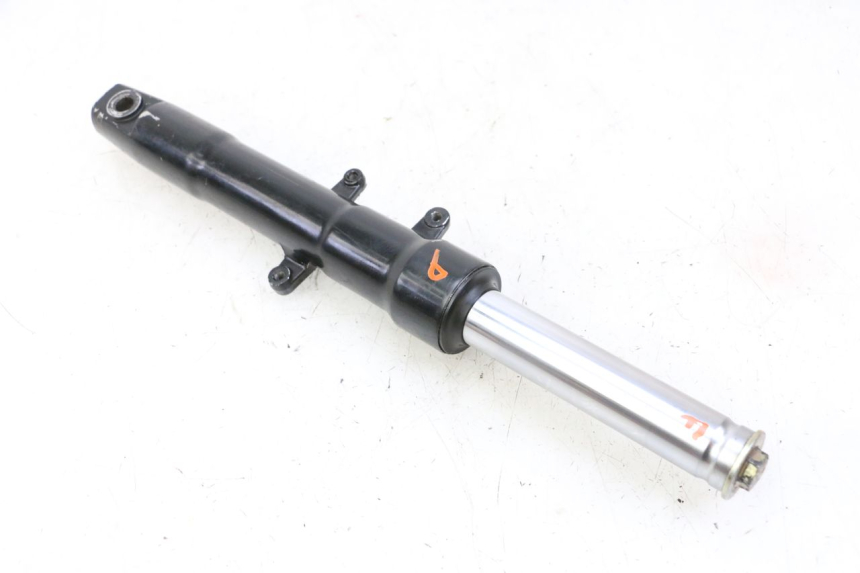 photo de PRAWY POKROWIEC WIDEŁEK ORCAL CAVARO 4T 50 (2019 - 2023) - Zbliżenie techniczne