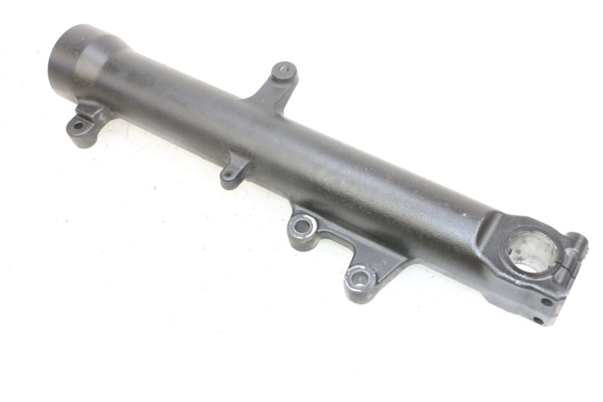 photo de PRAWY TUBUS WIDELECZNY SUZUKI DL V STROM 1000 (2002 - 2007) - Zbliżenie techniczne