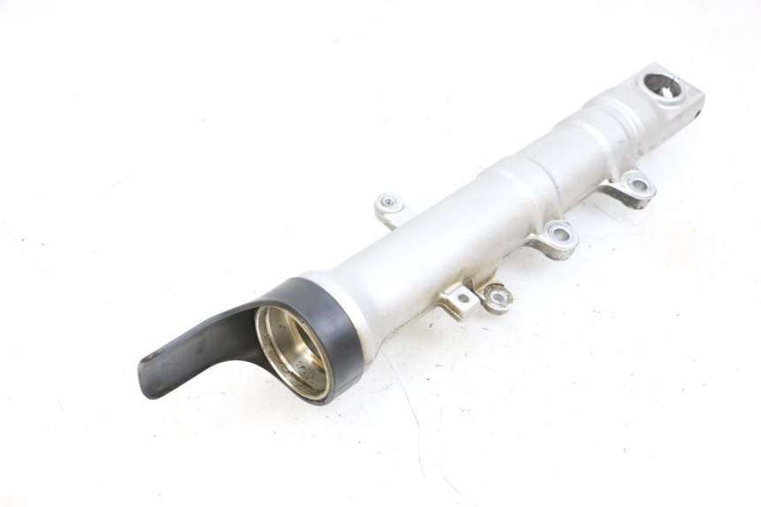 photo de PRAWY TUBUS WIDEŁEK YAMAHA FZ6 N FAZER 600 (2004 - 2006) - Stan powierzchni