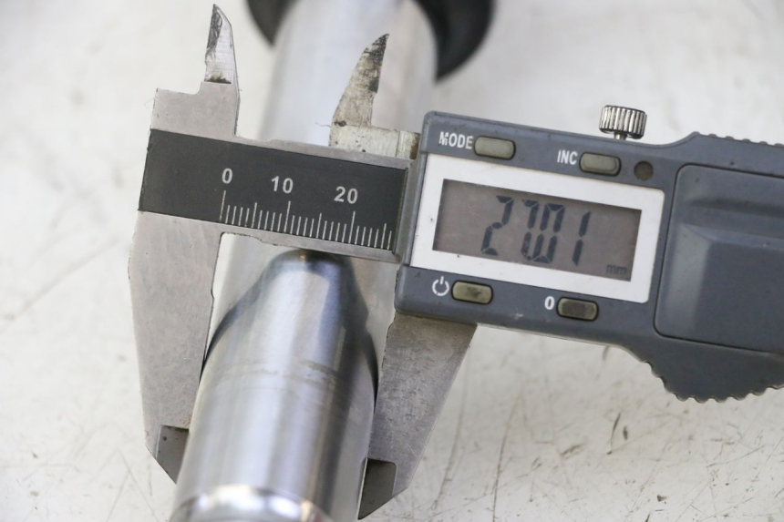 photo de PRAWY TUBUS WIDEŁEK PEUGEOT KISBEE 4T 50 (2018 - 2022) - Szczegół części