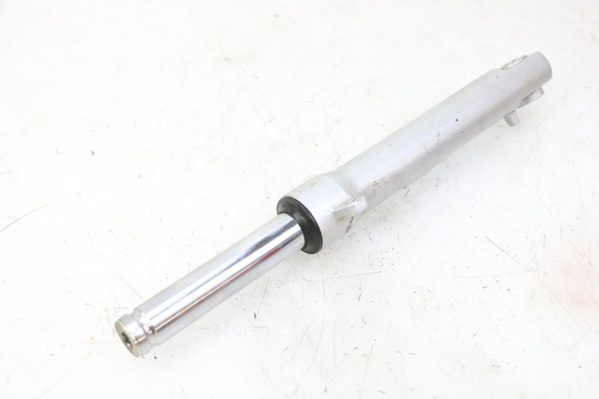 photo de PRAWY TUBUS WIDEŁEK PEUGEOT KISBEE 4T 50 (2018 - 2022) - Zoom stanu zużycia