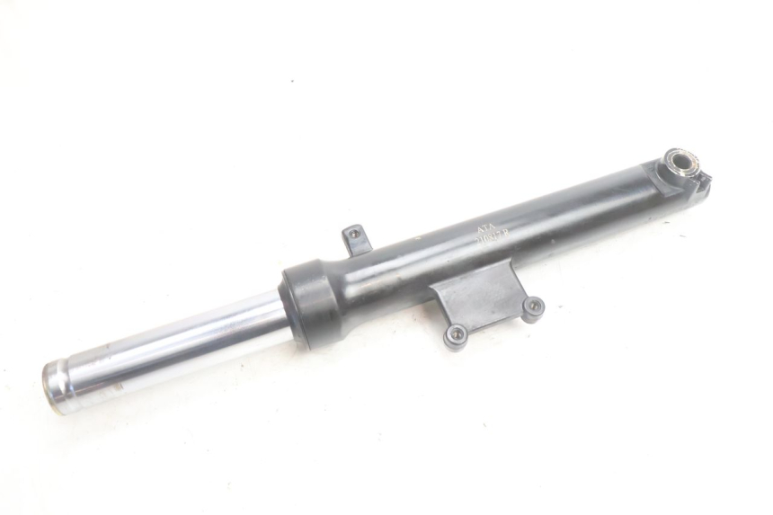 photo de PRAWY TULEJKA WIDEŁEK SYM ORBIT III 3 4T 50 (2021 - 2025) - Punkty mocowania