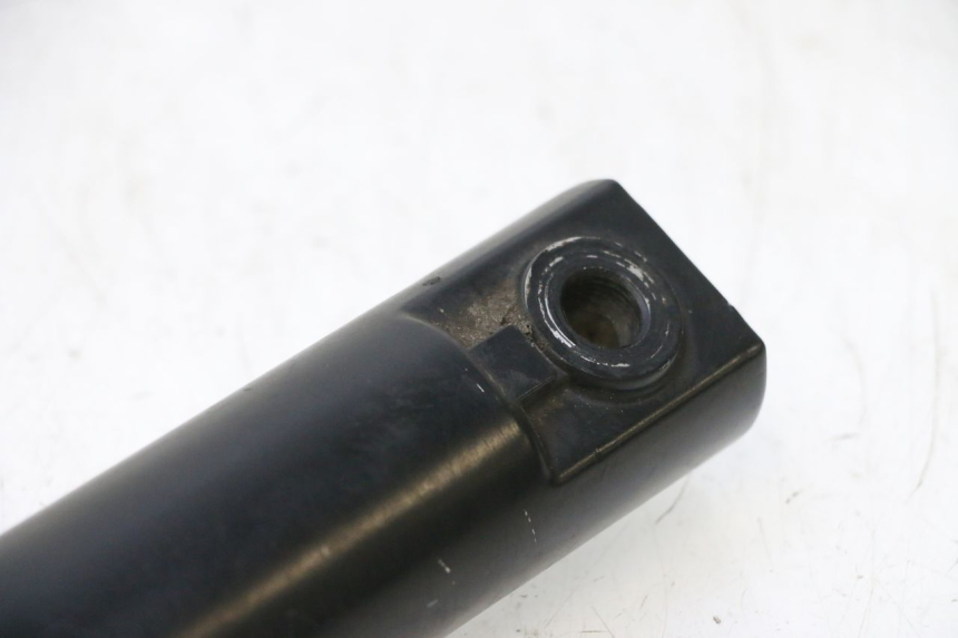 photo de PRAWY TULEJKA WIDEŁEK KYMCO SUPER 8 2T 50 (2007 - 2013) - Zoom stanu zużycia