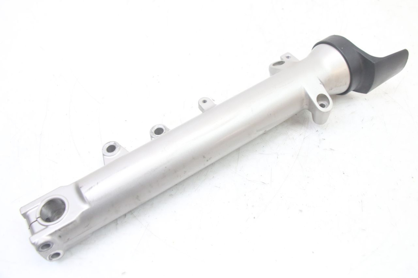 photo de PRAWY TUBUS WIDEŁEK SUZUKI GSF S BANDIT 600 (2000 - 2004) - Inny kąt widzenia