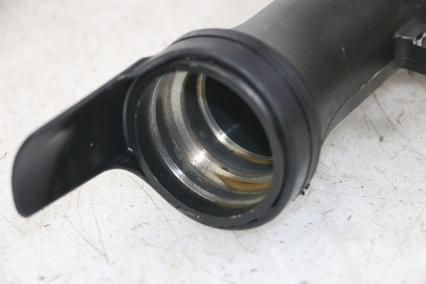 photo de PRAWY TUBUS WIDEŁEK YAMAHA TDM ABS 900 (2002 - 2014) - Zbliżenie techniczne