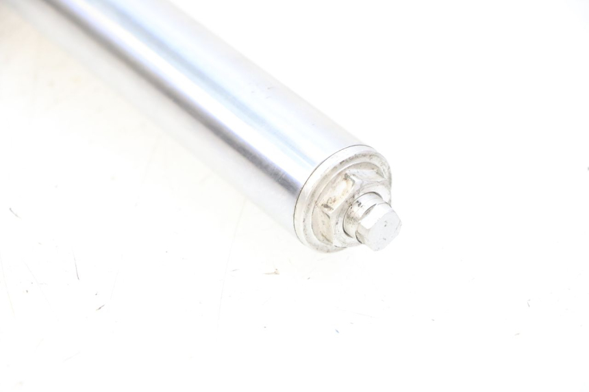 photo de PRAWY TUBUS WIDEŁEK YAMAHA TTR 125 (2000 - 2020) - Punkty mocowania