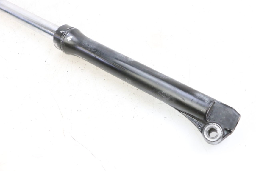 photo de PRAWY TUBUS WIDEŁEK YAMAHA TTR 125 (2000 - 2020) - Stan powierzchni