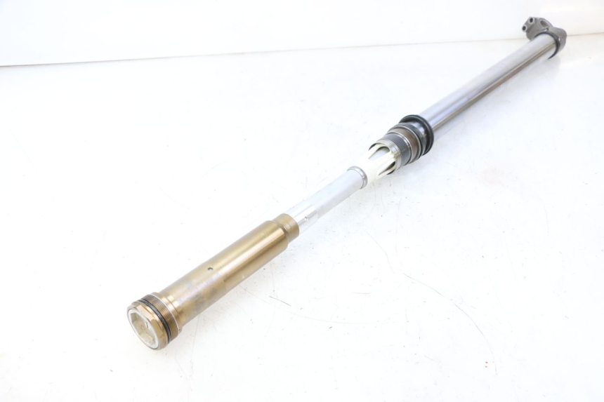 photo de PRAWY TUBUS WIDEŁEK YAMAHA YZF YZ-F 450 (2014 - 2016) - Inny kąt widzenia