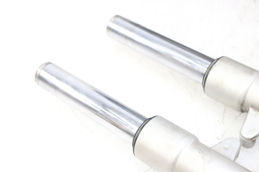 photo de OSŁONA WIDEŁEK AMORTYZATORA PRZEDNIEGO PEUGEOT ELYSTAR 125 (2002 - 2007) - Inny kąt widzenia