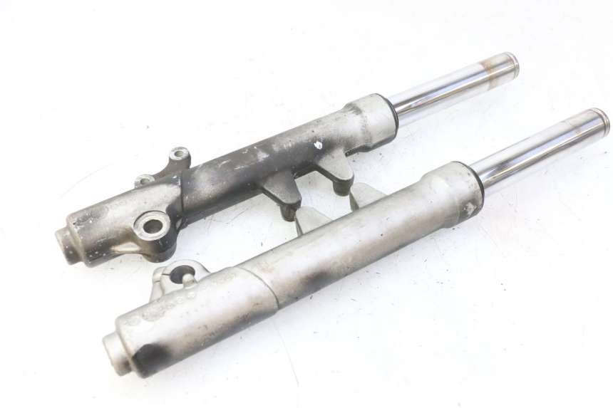 photo de OSŁONA WIDEŁEK ZAWIESZENIA PRZEDNIEGO PEUGEOT ELYSTAR 50 (2002 - 2014) - Szczegół części