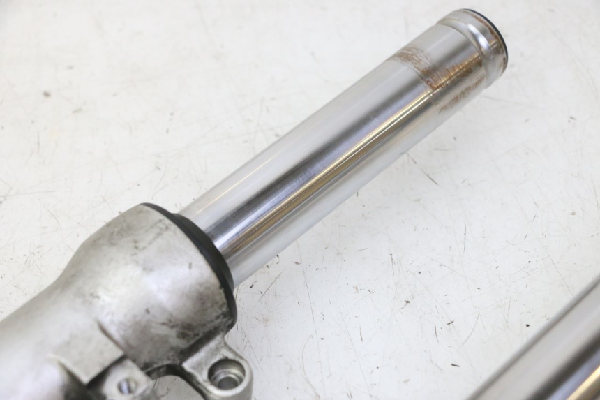 photo de OSŁONA WIDEŁEK ZAWIESZENIA PRZEDNIEGO HONDA FES S-WING SWING ABS 125 (2007 - 2015) - Widok produktu