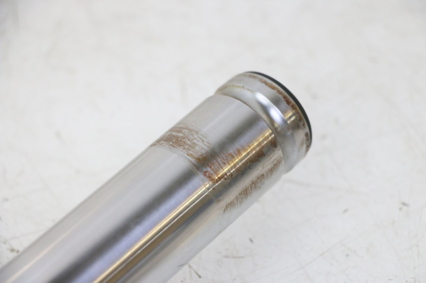 photo de OSŁONA WIDEŁEK ZAWIESZENIA PRZEDNIEGO HONDA FES S-WING SWING ABS 125 (2007 - 2015) - Szczegóły charakterystyczne