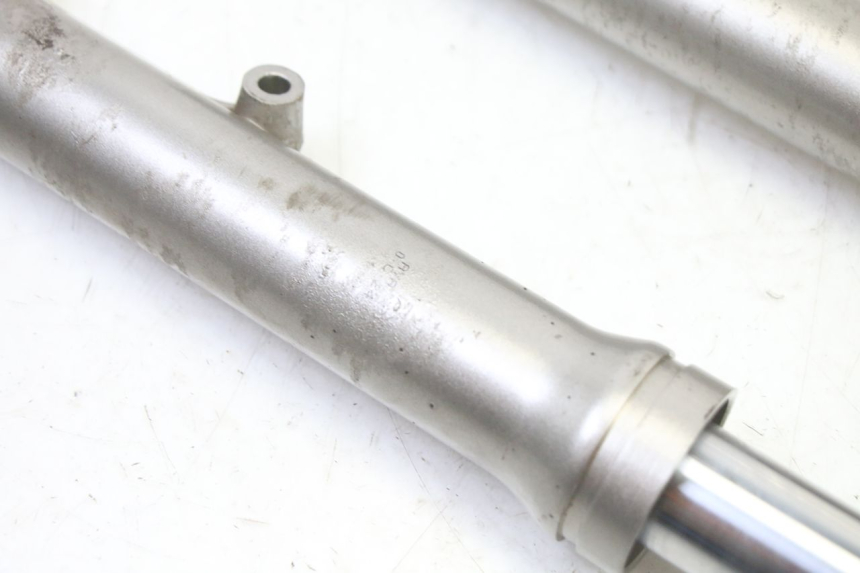 photo de OSŁONA WIDEŁEK ZAWIESZENIA PRZEDNIEGO SYM FIDDLE 2 50 (2008 - 2013) - Inny kąt widzenia