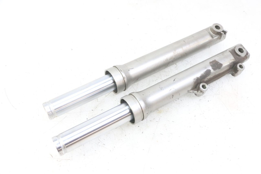 photo de OSŁONA WIDEŁEK ZAWIESZENIA PRZEDNIEGO SYM FIDDLE 2 S 125 (2012 - 2014) - Oznaczenia i referencje