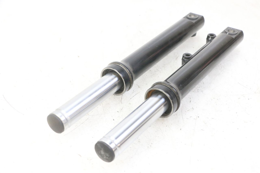 photo de OSŁONA WIDEŁEK ZAWIESZENIA PRZEDNIEGO SYM FIDDLE 3 III 50 (2014 - 2020) - Punkty mocowania