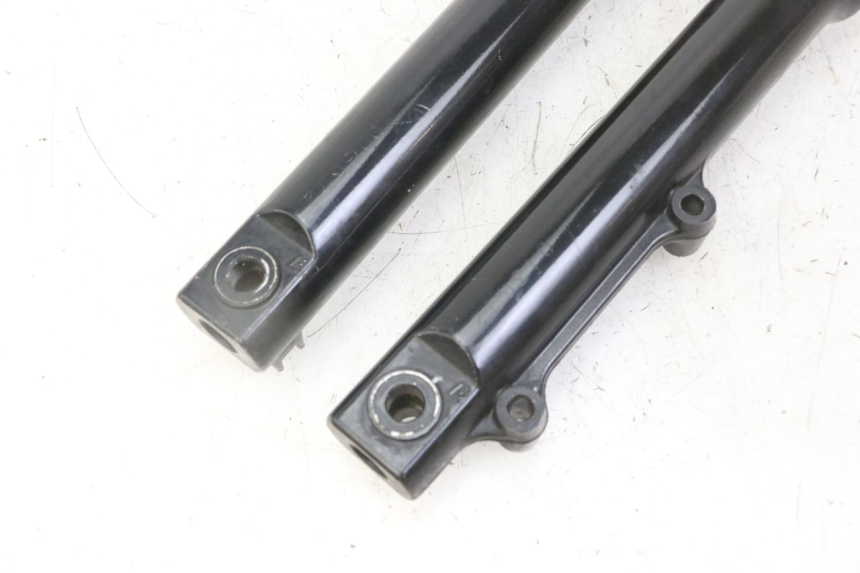 photo de OSŁONA WIDEŁEK ZAWIESZENIA PRZEDNIEGO SYM FIDDLE 3 III 50 (2014 - 2020) - Oznaczenia i referencje