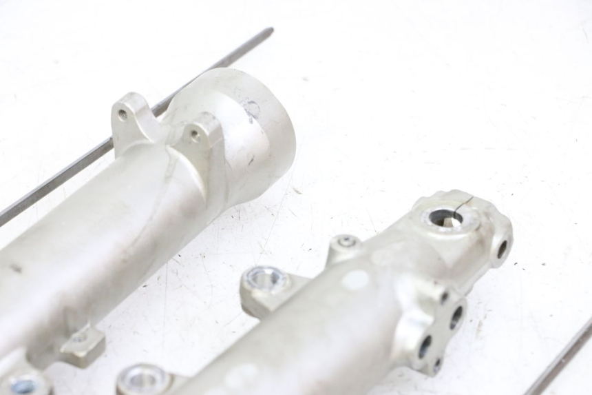 photo de OSŁONA WIDEŁEK ZAWIESZENIA PRZEDNIEGO YAMAHA FJ 36Y 1100 (1984 - 1985) - Zoom stanu zużycia