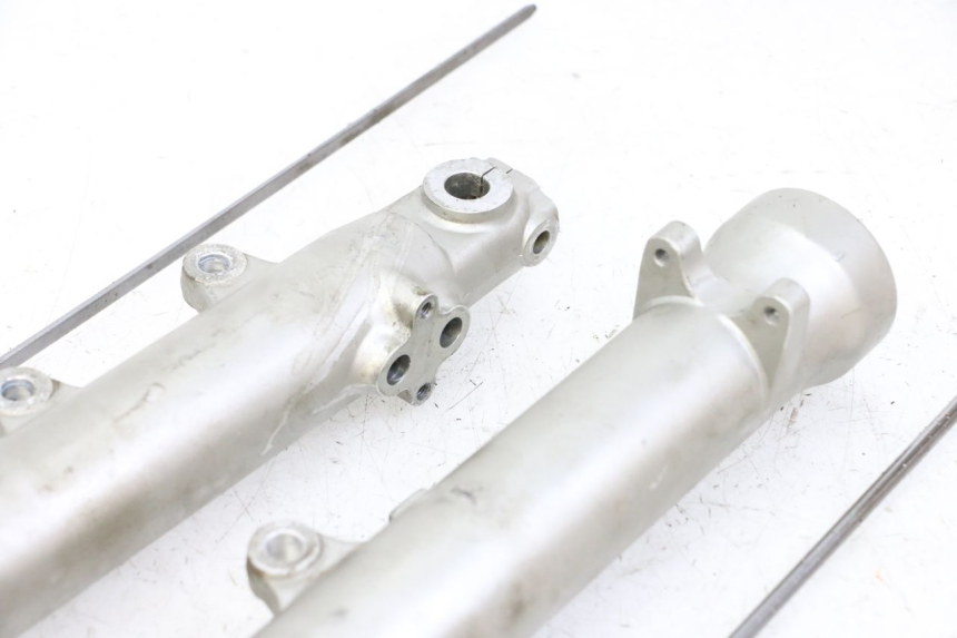 photo de OSŁONA WIDEŁEK ZAWIESZENIA PRZEDNIEGO YAMAHA FJ 36Y 1100 (1984 - 1985) - Punkty mocowania