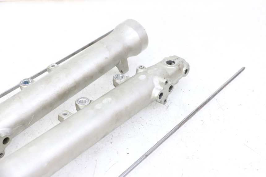 photo de OSŁONA WIDEŁEK ZAWIESZENIA PRZEDNIEGO YAMAHA FJ 36Y 1100 (1984 - 1985) - Stan powierzchni