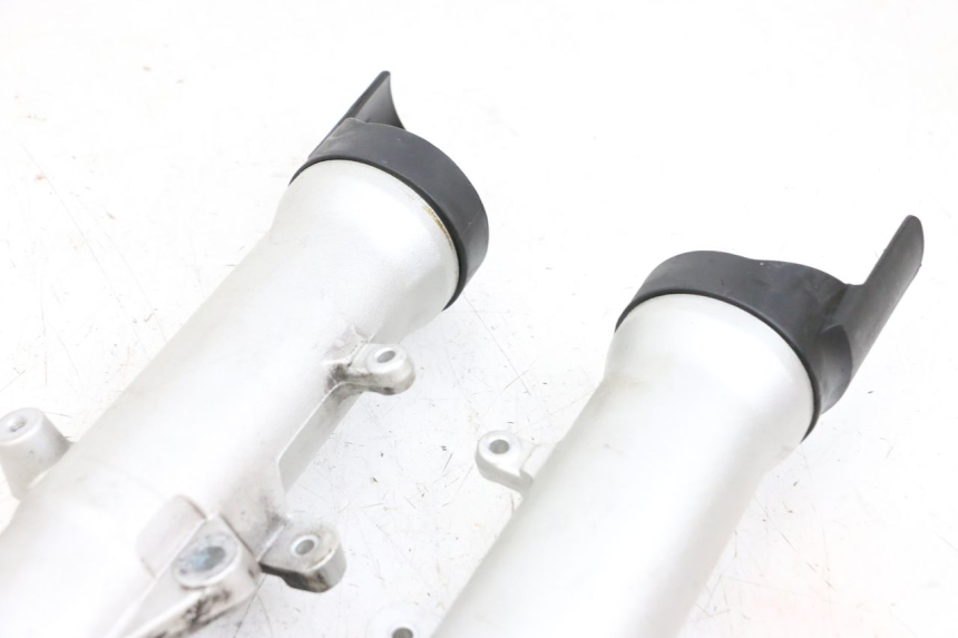 photo de OSŁONA WIDEŁEK ZAWIESZENIA PRZEDNIEGO YAMAHA FJR ABS 1300 (2006 - 2012) - Oznaczenia i referencje