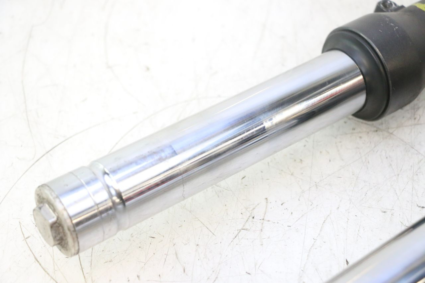 photo de OSŁONA WIDEŁEK AMORTYZATORA HONDA FJS SILVER WING SILVERWING 400 (2005 - 2008) - Struktura - zbliżenie